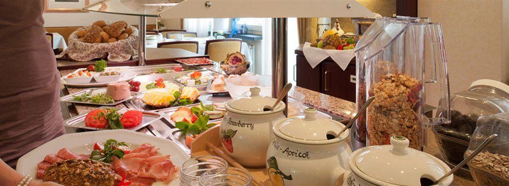 Landhotel Sauerlaender Hof Eslohe Esterno foto