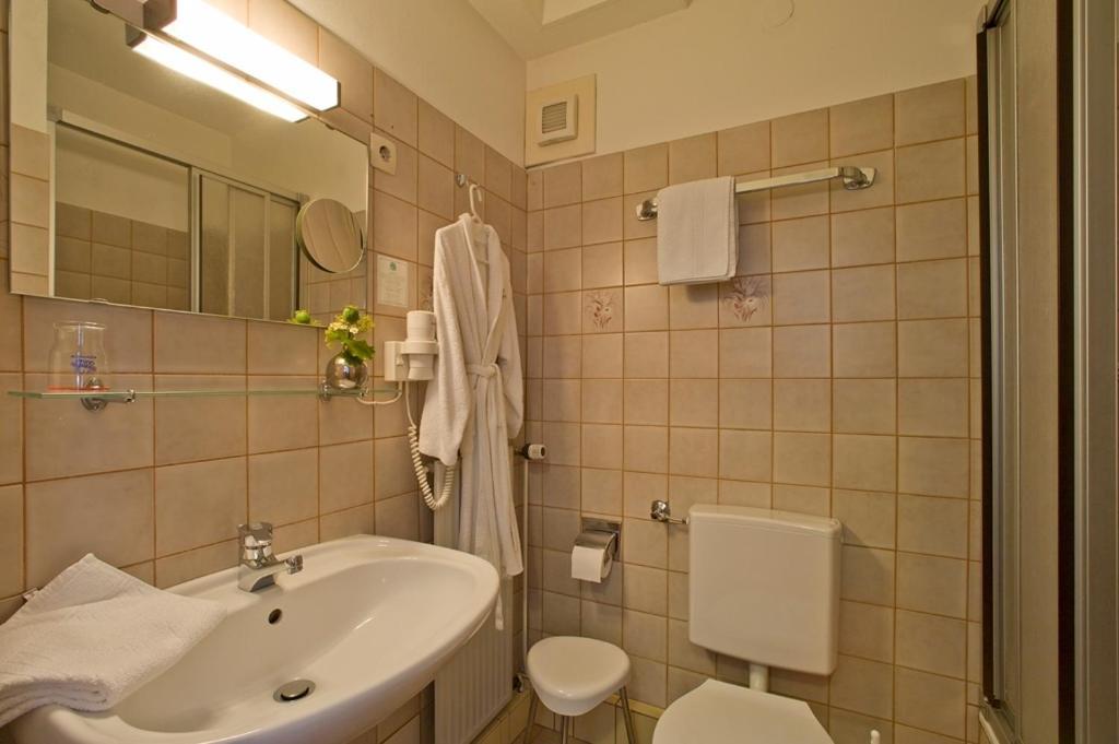Landhotel Sauerlaender Hof Eslohe Camera foto